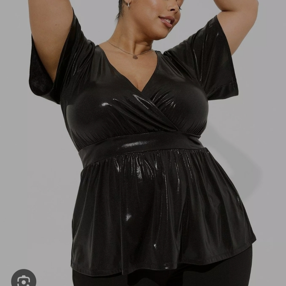 Torrid NWT Liquid Shine Deep Black Glossy Surplice Peplum Blouse Top Medium